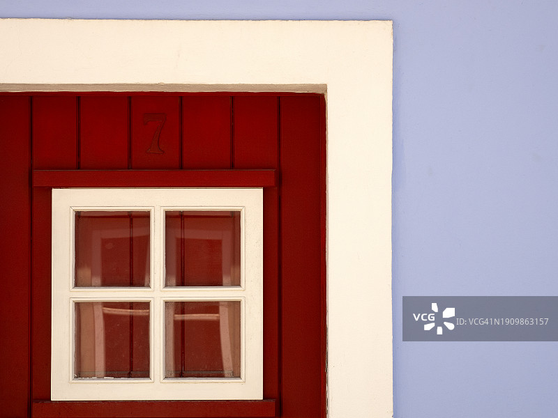 带格窗的木门图片素材