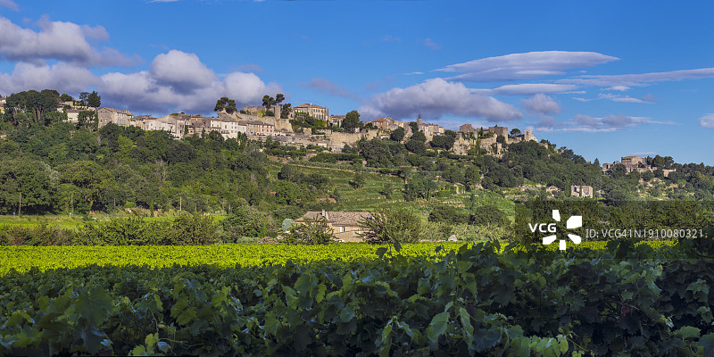 洛朗·吉劳杜/沃克吕兹（84），梅内尔布，梅内尔布，悬崖上的古老村庄，献给罗马女神密涅瓦，图片素材