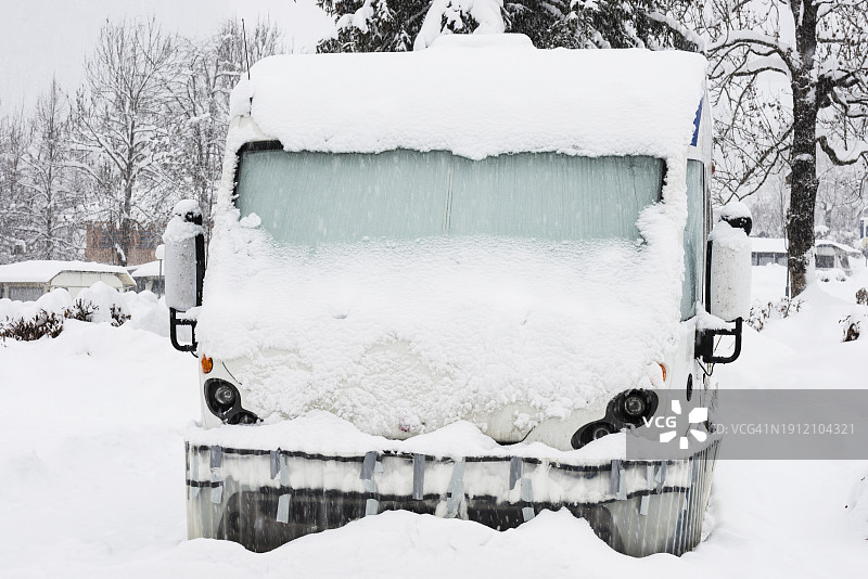 冬季的房车图片素材