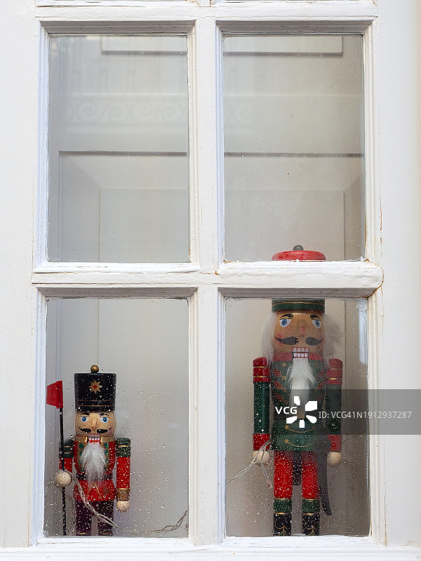 橱窗里的胡桃夹子装饰图片素材