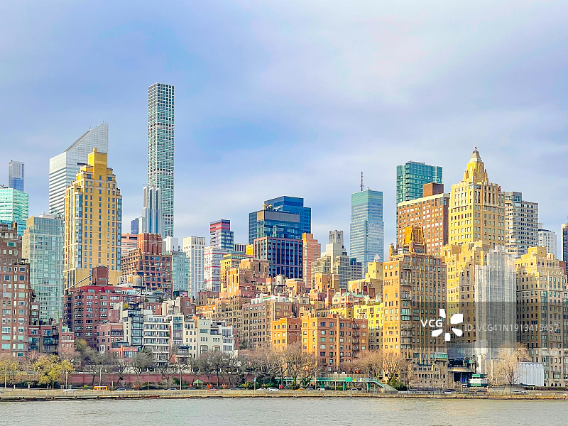 纽约曼哈顿中城东区的办公楼和住宅楼图片素材