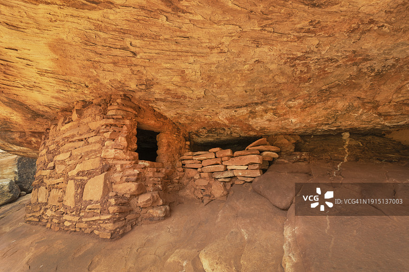 锡达梅萨火灾遗址上的房屋图片素材