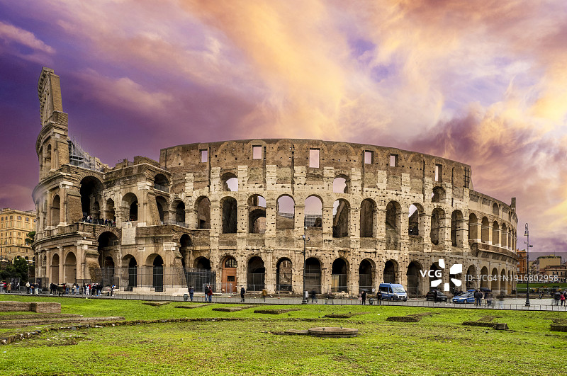 意大利罗马 Colosseum 罗马斗兽场的傍晚外观图片素材