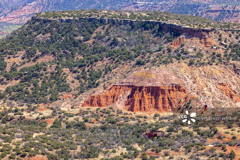 德克萨斯州阿马里洛帕洛杜罗峡谷州立公园的分层岩层图片素材