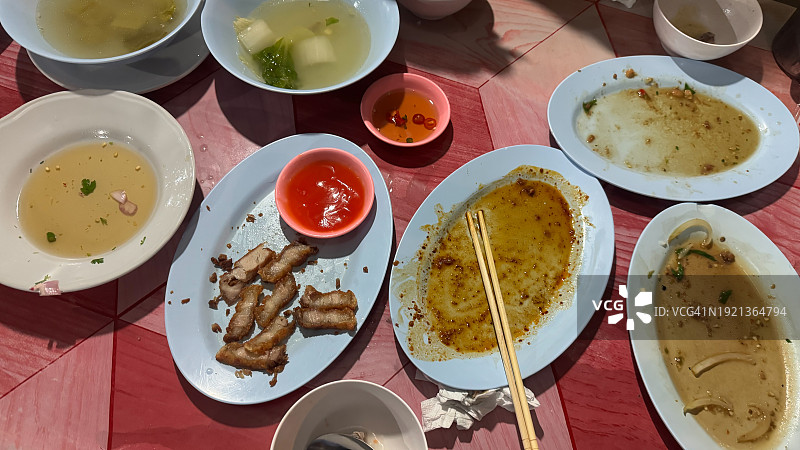 餐盘里的食物残渣图片素材