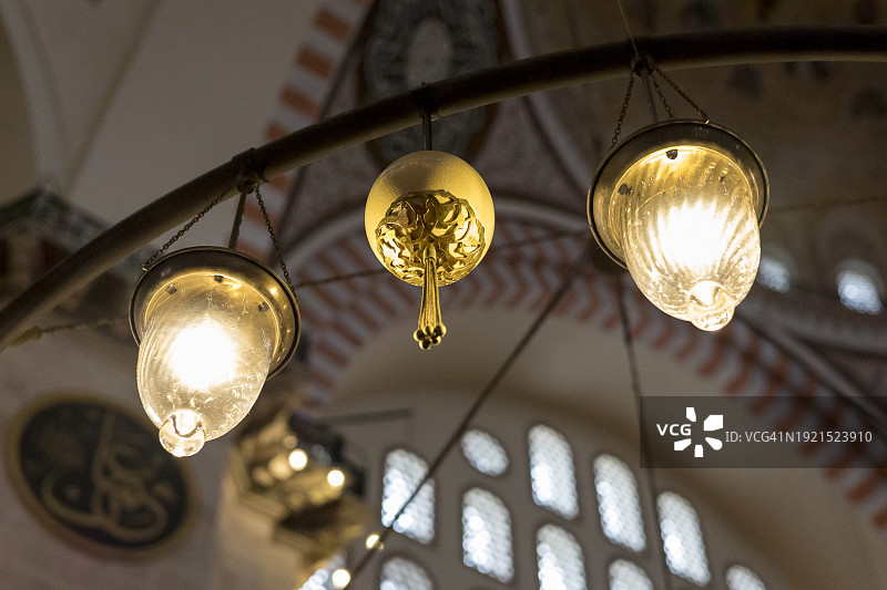 伊斯坦布尔苏莱曼尼耶清真寺著名的鸵鸟蛋图片素材