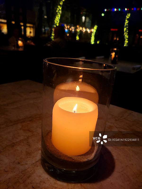高级餐厅中的蜡烛图片素材