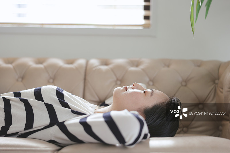 女人做白日梦图片素材