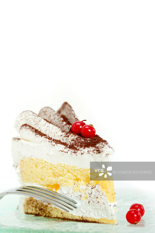 意大利翁布里亚白色背景下的蛋糕特写图片素材