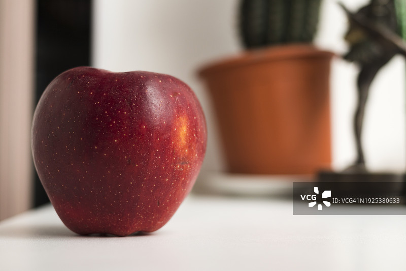 桌子上的苹果图片素材