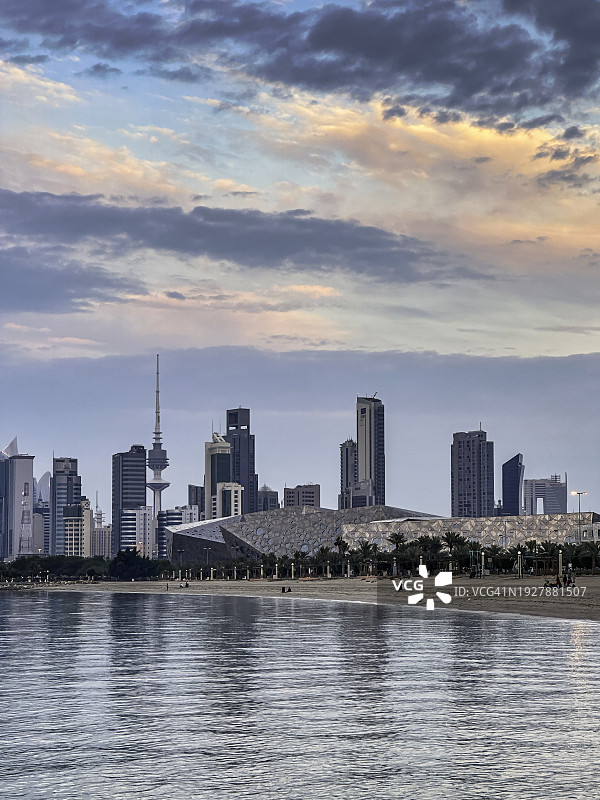 壮丽天空与科威特城日落图片素材