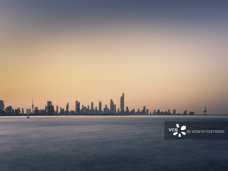 壮丽天空与科威特城日落图片素材