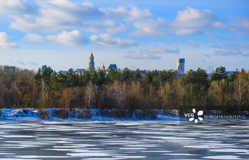 冬季基辅洞穴修道院图片素材