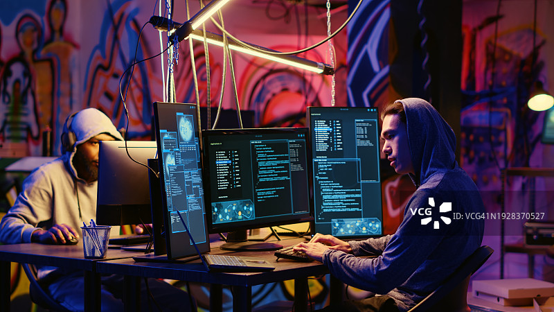 年轻软件工程师图片素材