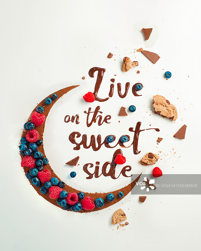 巧克力和浆果美食图片素材