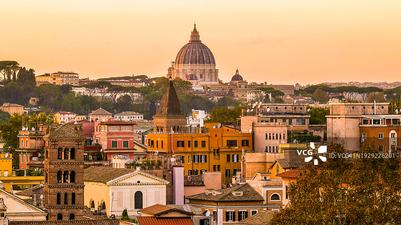 罗马历史中心壮丽日落城市景观图片素材