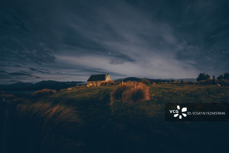 好牧羊人教堂的星夜图片素材