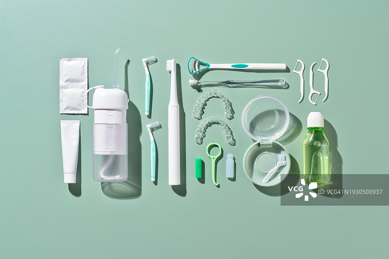 牙齿正畸隐形牙套清洁用品图片素材