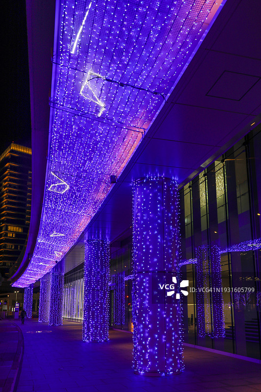 霓虹夜景：城市照明图片素材