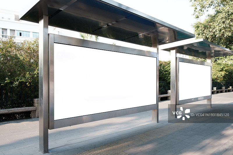 公交车站广告牌图片素材
