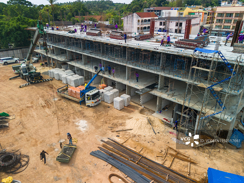 航拍视角：水泥建筑工地图片素材