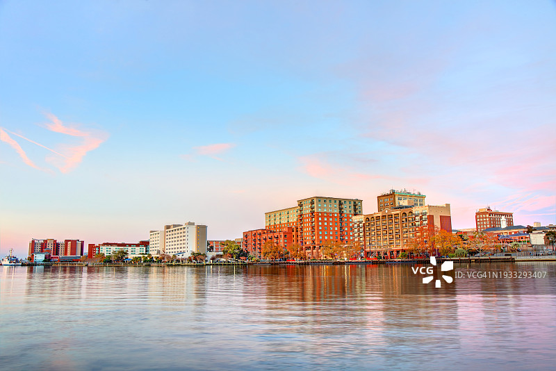 沿恐惧角河的威尔明顿图片素材