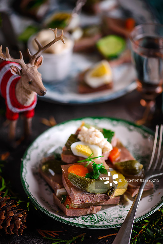 蔬菜和辣根肉冻图片素材