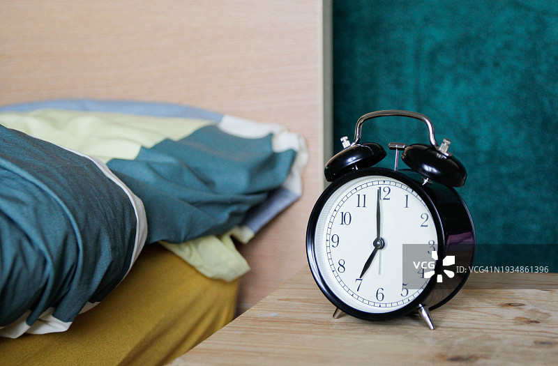 七点钟图片素材