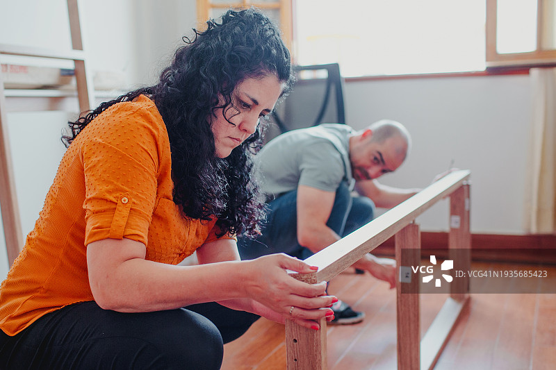 家庭DIY乐趣：建造回忆和家具图片素材