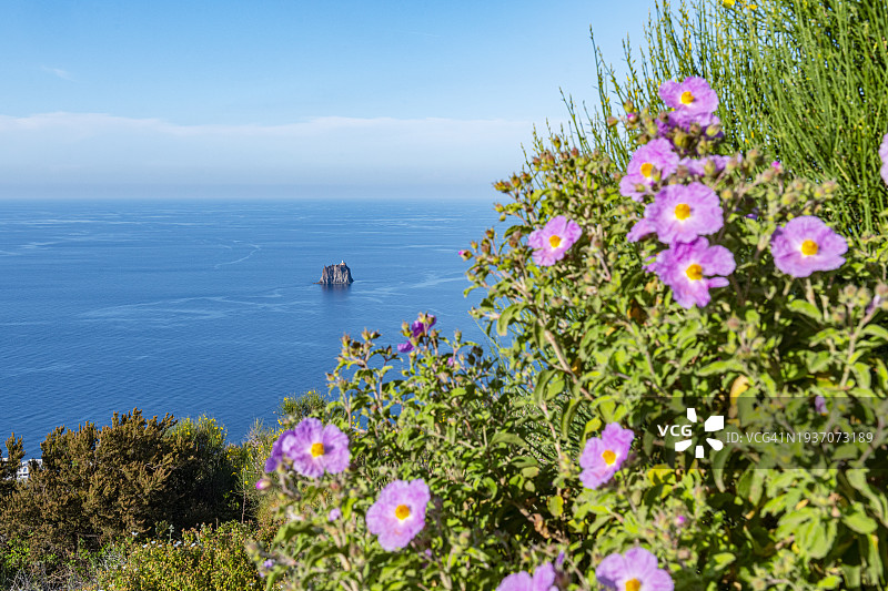 意大利西西里埃奥利群岛斯特龙博利海景图片素材