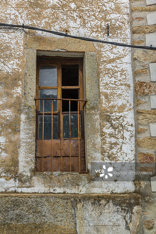 废弃房屋的阳台图片素材