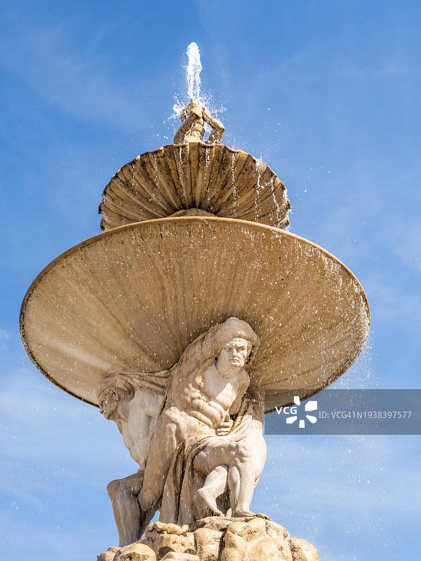 萨尔茨堡老城区 Residenzplatz的住宅喷泉图片素材