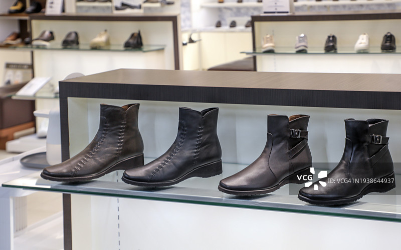 量身定制的优雅：3D测量定制靴子图片素材