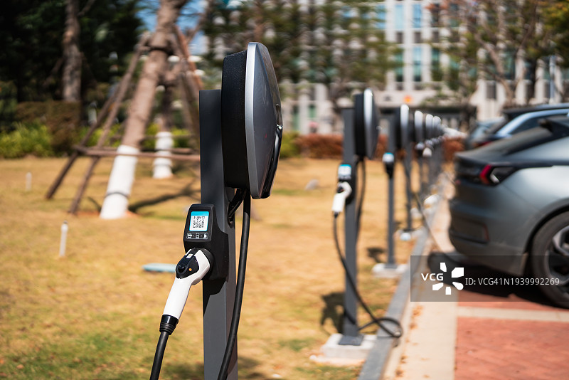 户外电动汽车交流充电站图片素材
