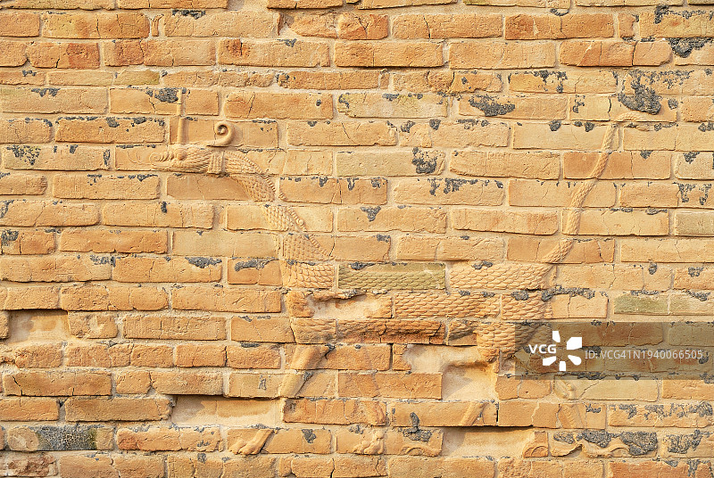 伊拉克巴比伦神兽象征：穆舒苏照片图片素材