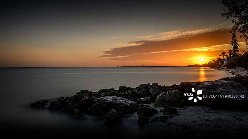 美国佛罗里达州安娜玛丽亚日落时分的海景图片素材