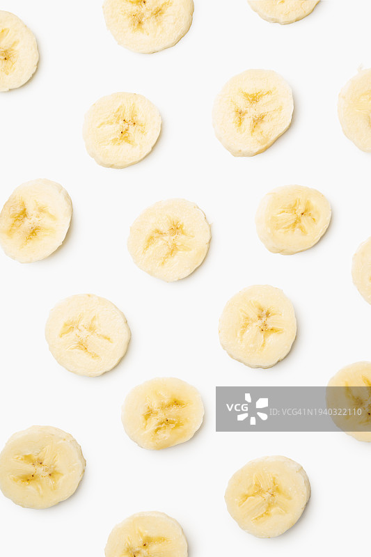 白色背景上的切碎水果高角度视图图片素材