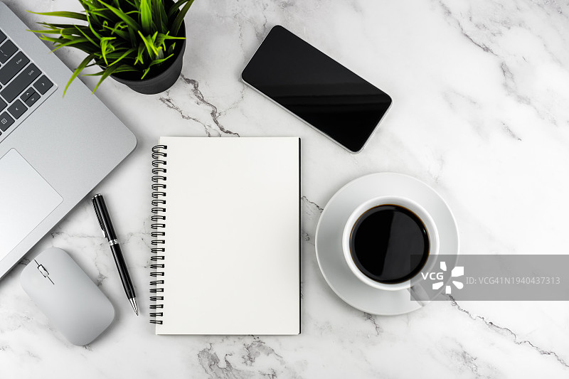 办公桌高角度视图图片素材