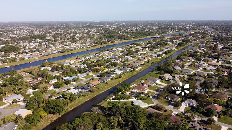 无人机拍摄：佛罗里达州圣露西港图片素材