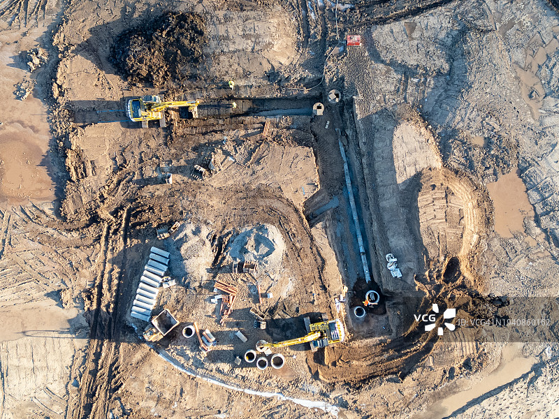 建筑工地上的推土机鸟瞰图图片素材