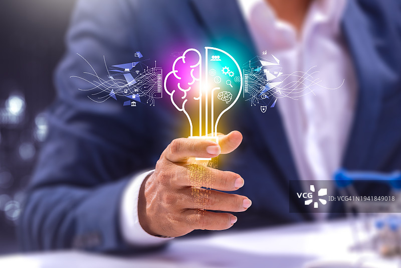 创新：具有创新理念，与未来灯具技术携手，在科学和传播概念中获得灵感。图片素材