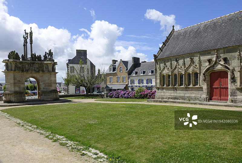 Pleyben教区墓地和髅堂，Enclos Paroissial de Pleyben，15至17世纪，菲尼斯泰尔省，布列塔尼地区，法国，欧洲图片素材