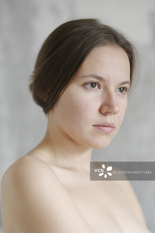 年轻的女人图片素材