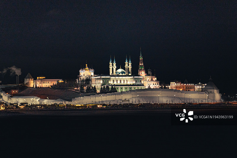 夜晚城市喀山克里姆林宫旅行图片素材