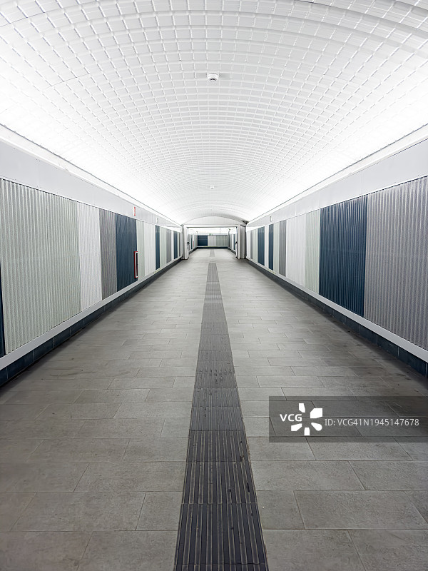 通往火车站的地下通道，隧道概念图片素材