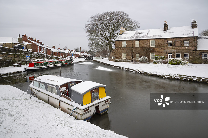 大曼彻斯特斯托克波特马普尔的峰林运河图片素材