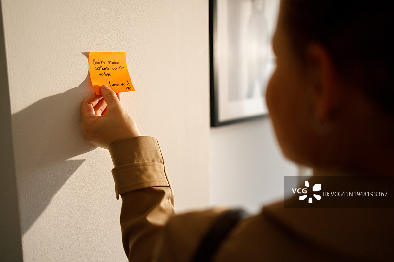 墙上的关怀留言图片素材