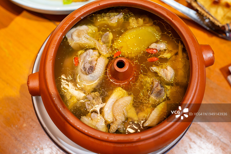 云南建水汽锅鸡图片素材