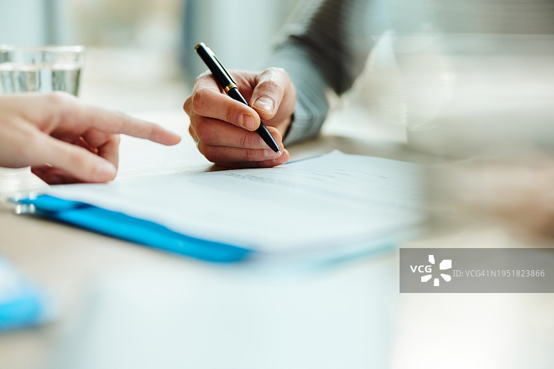 你应该在那里签名！图片素材