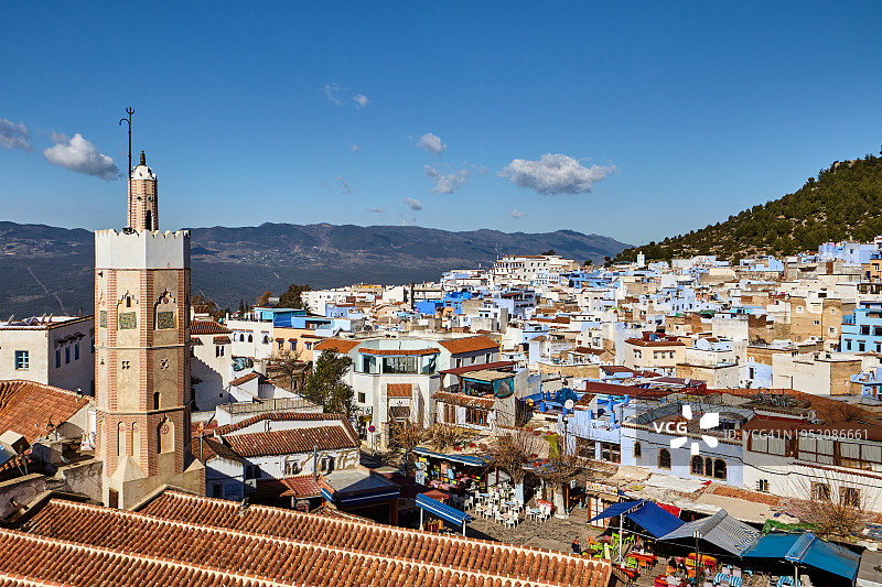 摩洛哥舍夫沙万蓝色之城的大清真寺塔楼城市景观图片素材